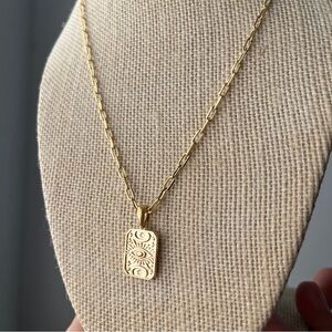 Gold Pendant Necklace